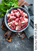 raw chicken hearts. Стоковое фото, агентство Ingram Publishing / Фотобанк Лори