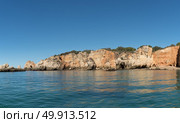 Natural rocks at Prainha in Algarve Portugal. Стоковое фото, агентство Ingram Publishing / Фотобанк Лори