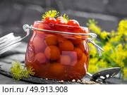 Marinated tomatoes. Стоковое фото, агентство Ingram Publishing / Фотобанк Лори