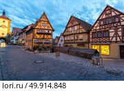 Rothenburg ob der Tauber historic town downtown at night, Franconia, Bavaria, Germany. Стоковое фото, агентство Ingram Publishing / Фотобанк Лори