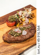Grilled Grain fed Grilled Australian Wagyu Beef with fried potato wedge. Стоковое фото, агентство Ingram Publishing / Фотобанк Лори