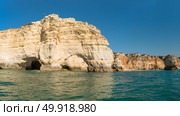 Cliffs at Marinha beach, Algarve Portugal. Стоковое фото, агентство Ingram Publishing / Фотобанк Лори