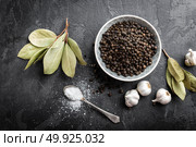 Black pepper corns. Стоковое фото, агентство Ingram Publishing / Фотобанк Лори