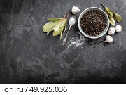 Black pepper corns. Стоковое фото, агентство Ingram Publishing / Фотобанк Лори