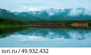 Beautiful mountain lake in the forest. Стоковое фото, агентство Ingram Publishing / Фотобанк Лори