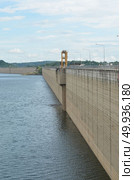 Backside of Khun Dan Prakan Chon Dam, Nakhon Nayok, Thailand. Стоковое фото, агентство Ingram Publishing / Фотобанк Лори