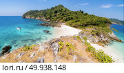 Panorama Aerial View point of Tropical white sand beach and snorkel point at cockburn island andaman sea indian ocean Myanmar and Thailand. Стоковое фото, агентство Ingram Publishing / Фотобанк Лори