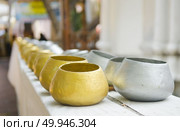 Monk’s alms bowl, Buddhist Thailand. Стоковое фото, агентство Ingram Publishing / Фотобанк Лори
