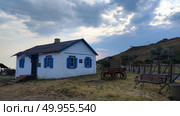 Деревенский домик, Ростовская область, п. Мержаново. Стоковое фото, фотограф Ирина / Фотобанк Лори