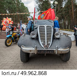 Автомобиль ГАЗ м1(Эмка) автомобиль сталинских репрессий и руководства СССР, на выставке ретро автотехники в городе Железногорске Красноярский Край. Редакционное фото, фотограф Анатолий Володин / Фотобанк Лори