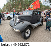 Автомобиль ГАЗ м1(Эмка) автомобиль сталинских репрессий и руководства СССР, на выставке ретро автотехники в городе Железногорске Красноярский Край. Редакционное фото, фотограф Анатолий Володин / Фотобанк Лори