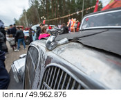 Автомобиль ГАЗ м1(Эмка) автомобиль сталинских репрессий и руководства СССР, на выставке ретро автотехники в городе Железногорске Красноярский Край. Редакционное фото, фотограф Анатолий Володин / Фотобанк Лори