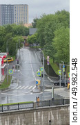 Timelapse of the intersection of Gannushkin Embankment and Funny Street. Rainy day. Russia. Moscow. 18.06.25. Редакционное видео, видеограф Ярославский Максим / Фотобанк Лори