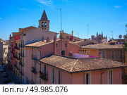 Ancient buildings represented on narrow streets. View on Palma de Mallorca old city Barrio Calatrava street in Balearic Islands. Spain.. View on Palma de Mallorca. Стоковое фото, агентство Ingram Publishing / Фотобанк Лори