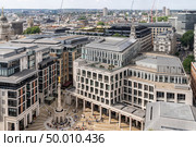 London stock exchange building at Paternoster Square next to St Paul’s Cathedral in the City of London, England. Стоковое фото, агентство Ingram Publishing / Фотобанк Лори
