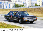 GAZ-14 Chaika. Редакционное фото, фотограф Art Konovalov / Фотобанк Лори