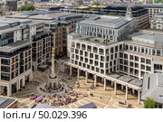 London stock exchange building at Paternoster Square next to St Paul’s Cathedral in the City of London, England. Стоковое фото, агентство Ingram Publishing / Фотобанк Лори