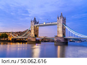 London Tower Bridge Sunset dusk, London UK. Стоковое фото, агентство Ingram Publishing / Фотобанк Лори
