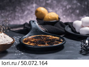 Leite creme, portuguese desert similar to creme brulee, cream brulee and burnt cream. Стоковое фото, агентство Ingram Publishing / Фотобанк Лори