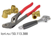Разводной ключ, краны и фитинги на белом фоне. Diverter wrench, faucets and fittings on white background. Стоковое фото, фотограф Татьяна Д / Фотобанк Лори