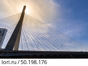 Boston Zakim bridge at Boston downtown MA USA. Стоковое фото, агентство Ingram Publishing / Фотобанк Лори