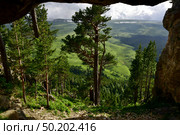 Вид на Плато Лаго-Наки из грота Солнечный, Адыгея. Стоковое фото, фотограф Оглоблин Андрей Николаевич / Фотобанк Лори