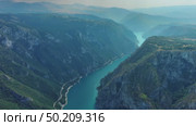 Piva river canyon aerial Montenegro. Стоковое видео, видеограф Михаил Коханчиков / Фотобанк Лори