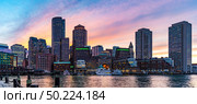 Panorama of Boston Downtown skylines building cityscape sunset at Boston city, MA, USA. Стоковое фото, агентство Ingram Publishing / Фотобанк Лори