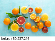 Orange juice, freshly squeezed juice, vitamin C concept. Стоковое фото, агентство Ingram Publishing / Фотобанк Лори