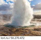 strokkur geysir hot spring Eruption in golden circle  Iceland. Стоковое фото, агентство Ingram Publishing / Фотобанк Лори