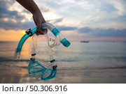 mask and snorkel diving on the beach. Стоковое фото, агентство Ingram Publishing / Фотобанк Лори