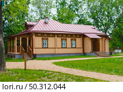 Музей-усадьба Ф.М. Достоевского в деревне Даровое (2015 год). Редакционное фото, фотограф Зобков Юрий / Фотобанк Лори