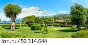 Park near the island of Sveti Stefan. Стоковое фото, агентство Ingram Publishing / Фотобанк Лори