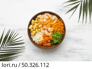 flat lay composition hawaiian poke bowl. Resolution and high quality beautiful photo. flat lay composition hawaiian poke bowl. High quality beautiful photo concept. Стоковое фото, агентство Ingram Publishing / Фотобанк Лори