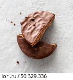 close up view delicious alfajores cookies. High resolution photo. close up view delicious alfajores cookies. High quality photo. Стоковое фото, агентство Ingram Publishing / Фотобанк Лори