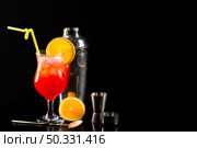 glass cocktail shaker. High resolution photo. glass cocktail shaker. High quality photo. Стоковое фото, агентство Ingram Publishing / Фотобанк Лори