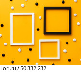 pebbles yellow background top view. High resolution photo. pebbles yellow background top view. High quality photo. Стоковое фото, агентство Ingram Publishing / Фотобанк Лори