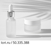 skin oil dropper face cream recipient composition. Стоковое фото, агентство Ingram Publishing / Фотобанк Лори