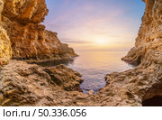 Inside of mainsail. Beautiful nature grotto seascape composition. Стоковое фото, агентство Ingram Publishing / Фотобанк Лори