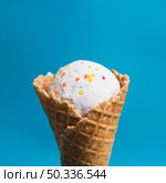 delicious ice cream cup. Стоковое фото, агентство Ingram Publishing / Фотобанк Лори