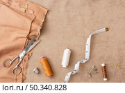 top view sewing accesories. Стоковое фото, агентство Ingram Publishing / Фотобанк Лори