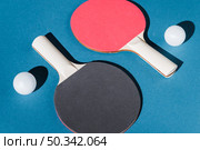 set table tennis rackets balls. Стоковое фото, агентство Ingram Publishing / Фотобанк Лори