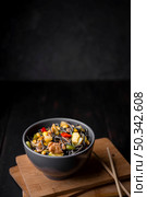 bowl noodles with vegetables chopsticks. Стоковое фото, агентство Ingram Publishing / Фотобанк Лори
