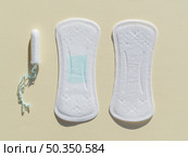 top view various sanitary napkins tampon. Стоковое фото, агентство Ingram Publishing / Фотобанк Лори