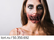 young lady with creepy makeup. Стоковое фото, агентство Ingram Publishing / Фотобанк Лори