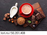 hot chocolate with milk. Стоковое фото, агентство Ingram Publishing / Фотобанк Лори