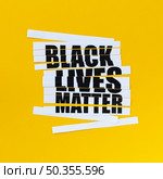 black lives matter message with yellow background. Стоковое фото, агентство Ingram Publishing / Фотобанк Лори