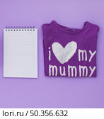 i love my mummy inscription t shirt with notepad. Стоковое фото, агентство Ingram Publishing / Фотобанк Лори