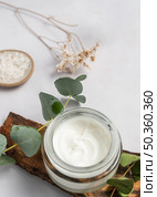 high angle cream container plant. Стоковое фото, агентство Ingram Publishing / Фотобанк Лори