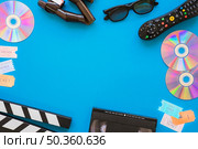 movie objects with space middle. Стоковое фото, агентство Ingram Publishing / Фотобанк Лори